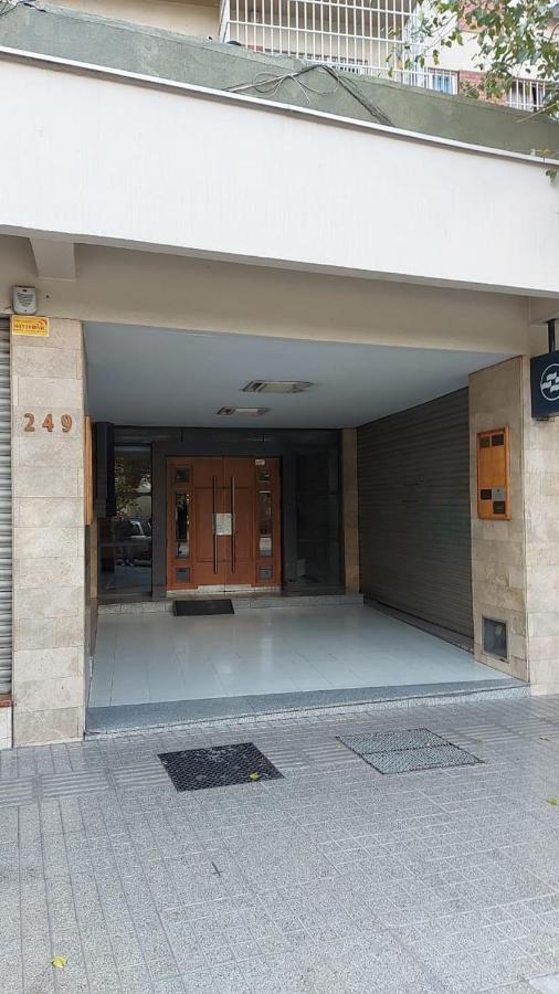 Departamento Con Cochera Muy Bien Ubicado En Ciudad Mendoza Esterno foto